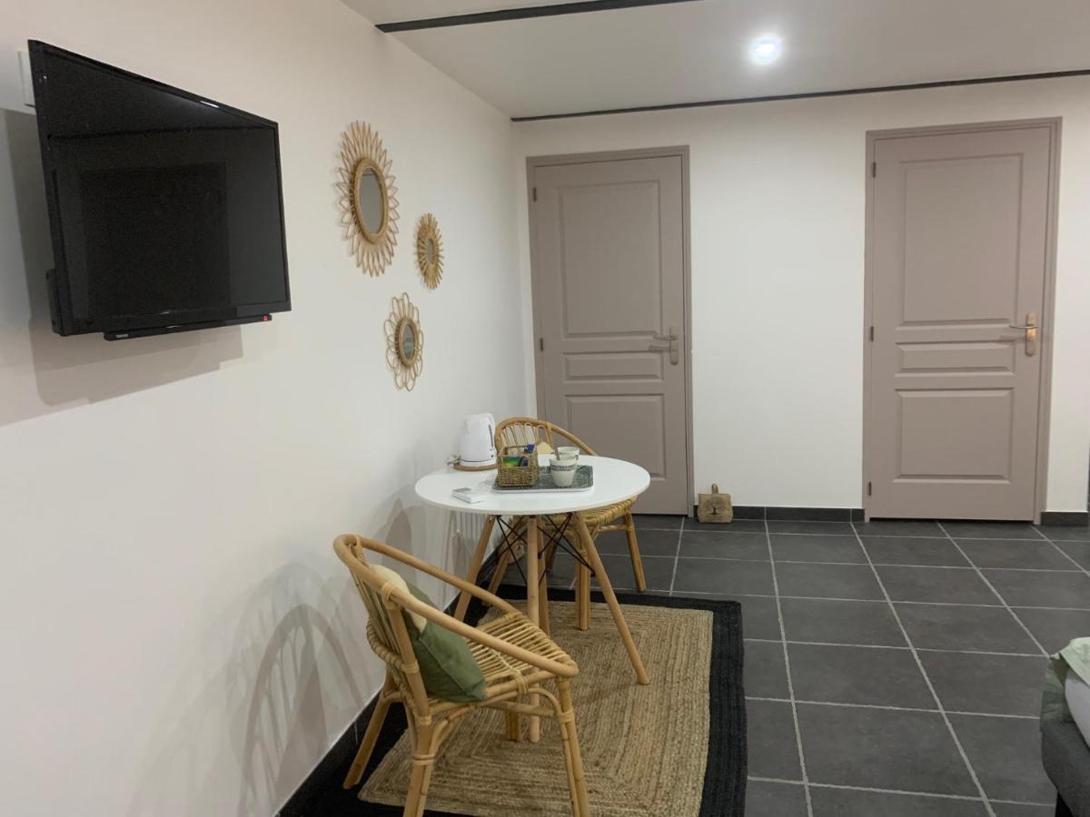 Aux Fines Bulles Gîte et Chambres d hôtes Neuve-Maison Exterior foto